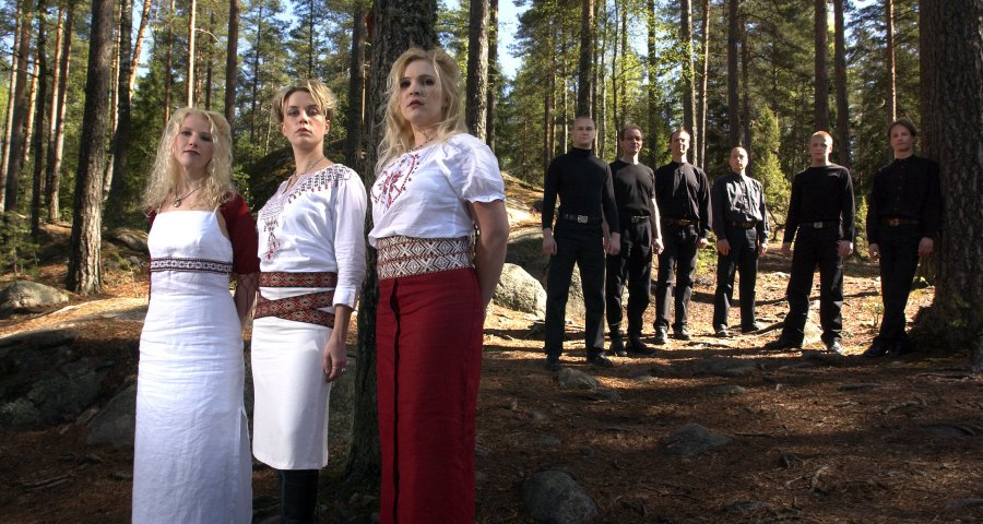 Fínska Värttinä hrajúca world-music vás rozvrtí v klube Bombura v Brezne